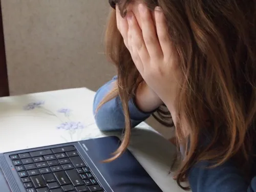 Essonne : harcelée et suicidée, les parents de Marion, 13 ans,...
